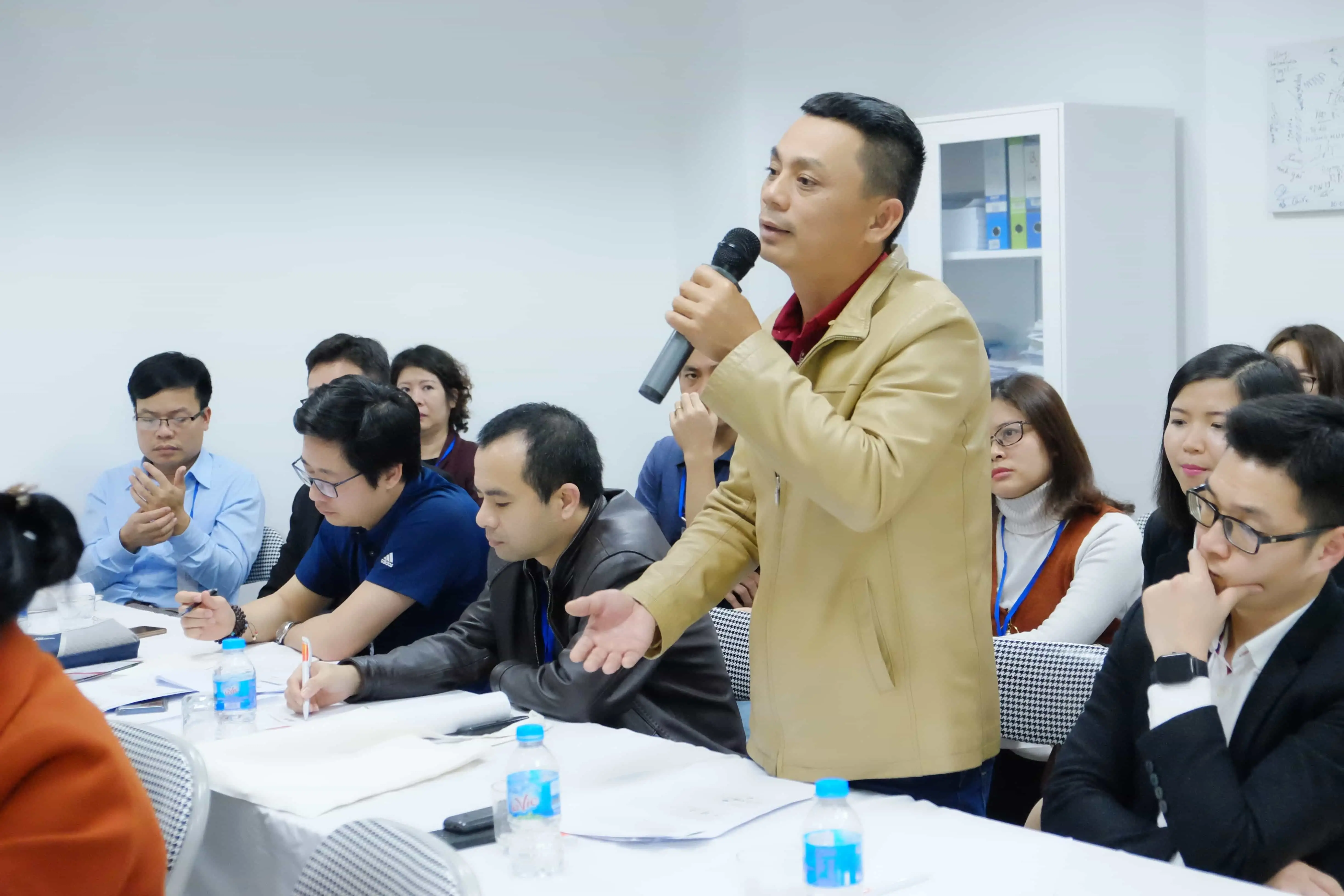 Ông Trương Hoài Hưng - Giám đốc công ty TNHH Dịch vụ & Công nghệ 24/7 - TP Đà Nẵng phát biểu tại hội nghị.