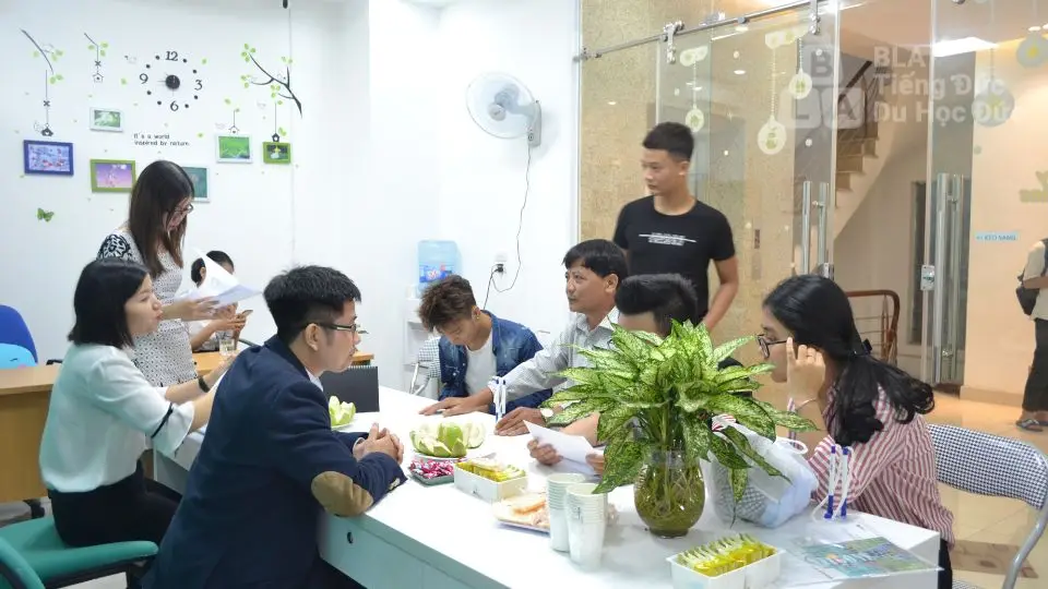 Rất đông phụ huynh và học viên đã tới tham dự.