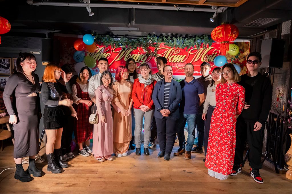 Tetfest Vietnam – “Banh Chung” Kuchen – WARME GEMEINSCHAFT