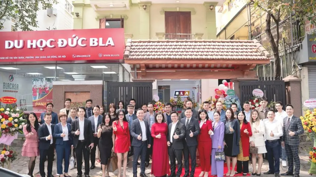 bla tuyen dung