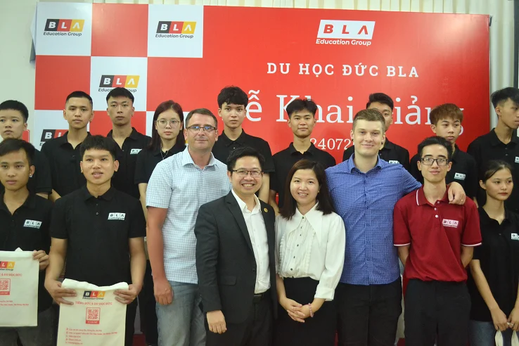 LỄ KHAI GIẢNG ĐẦY CẢM XÚC CỦA TÂN HỌC VIÊN BLA