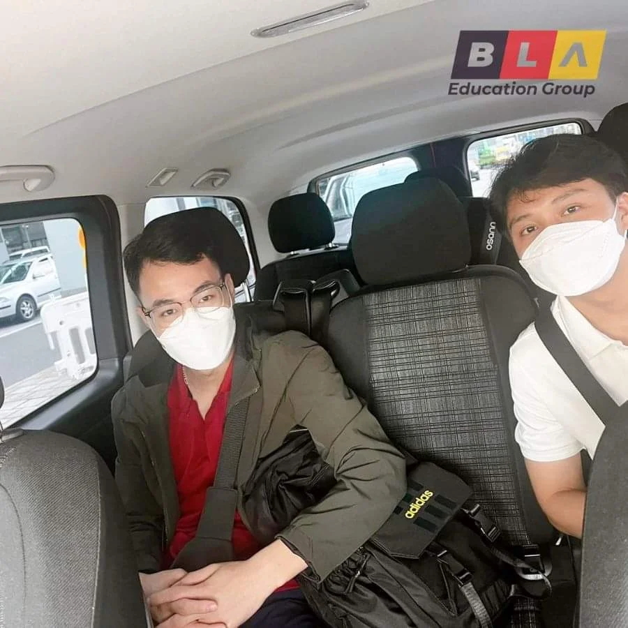 HAI EM HỌC VIÊN Hùng và Phúc đã đến Đức an toàn
