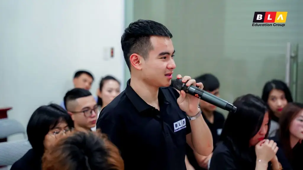 khai giang lop tieng duc02
