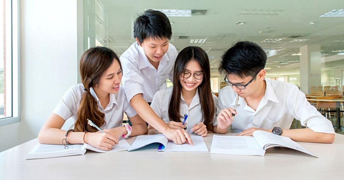 Chọn Nghề Cho Tương Lai: Hướng Dẫn Chi Tiết Cho Người Trẻ