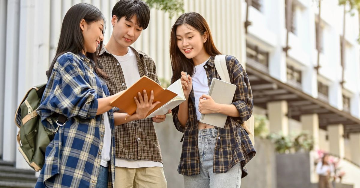 Chọn Nghề Nghiệp 2025: Định Hướng Tương Lai Cho Các Bạn Trẻ