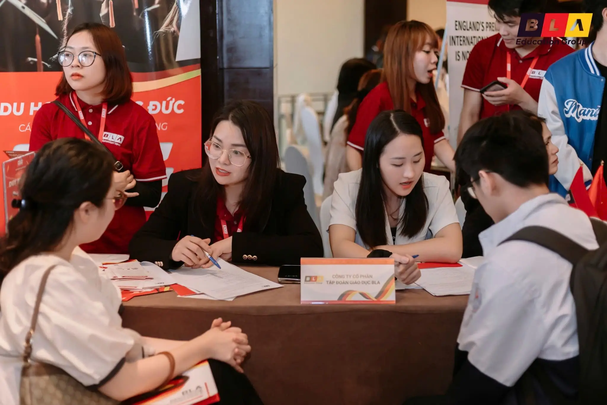 Bàn Tư Vấn BLA Tại Triển Lãm Du Học Đức