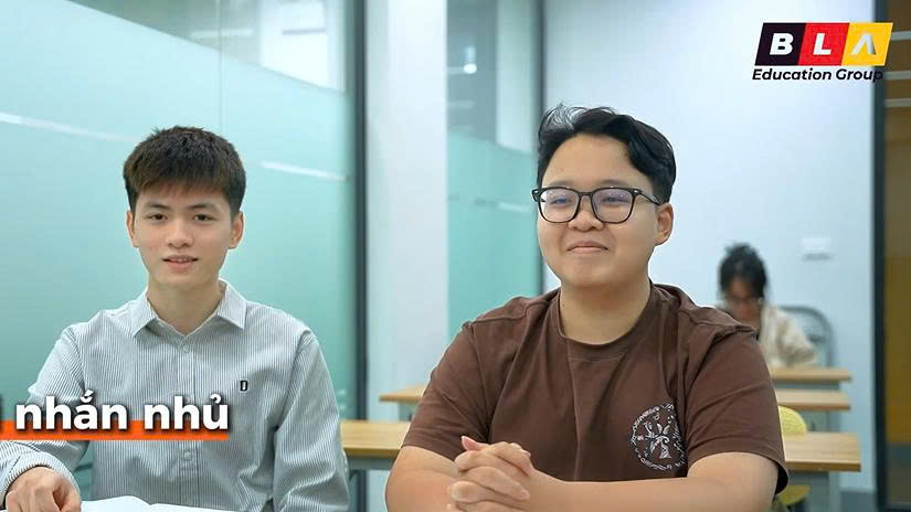 Học viên Vương Hoàng Nam Khánh (bên phải) chia sẻ về quá trình học tập tại BLA Học viên Vương Hoàng Nam Khánh (bên phải) chia sẻ về quá trình học tập tại BLA