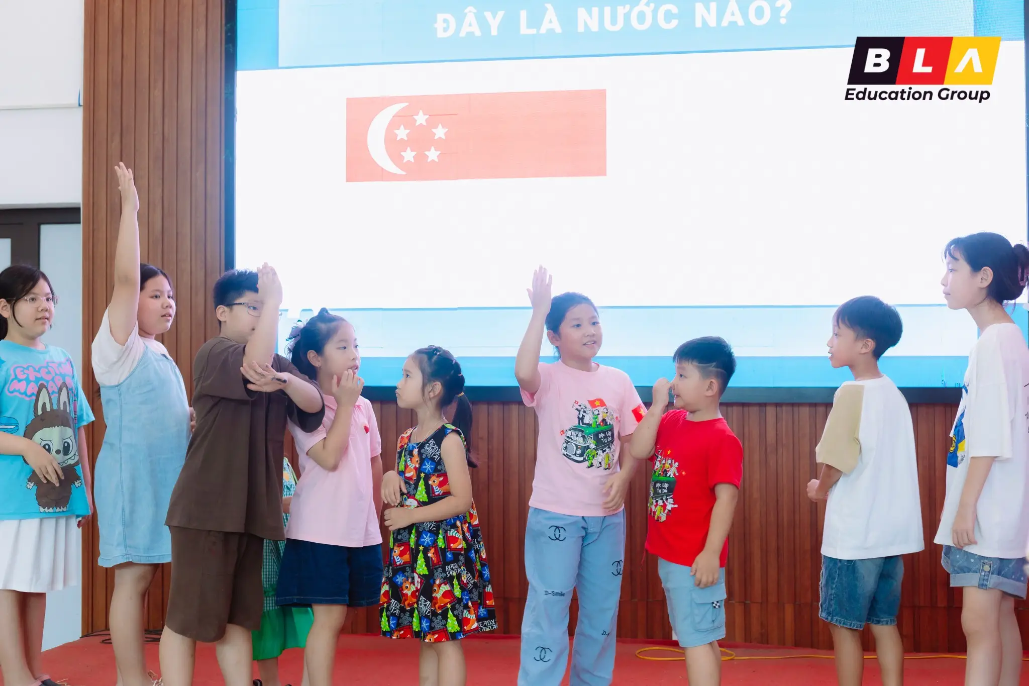 Các bạn nhỏ tham gia giải đố tại BLA
