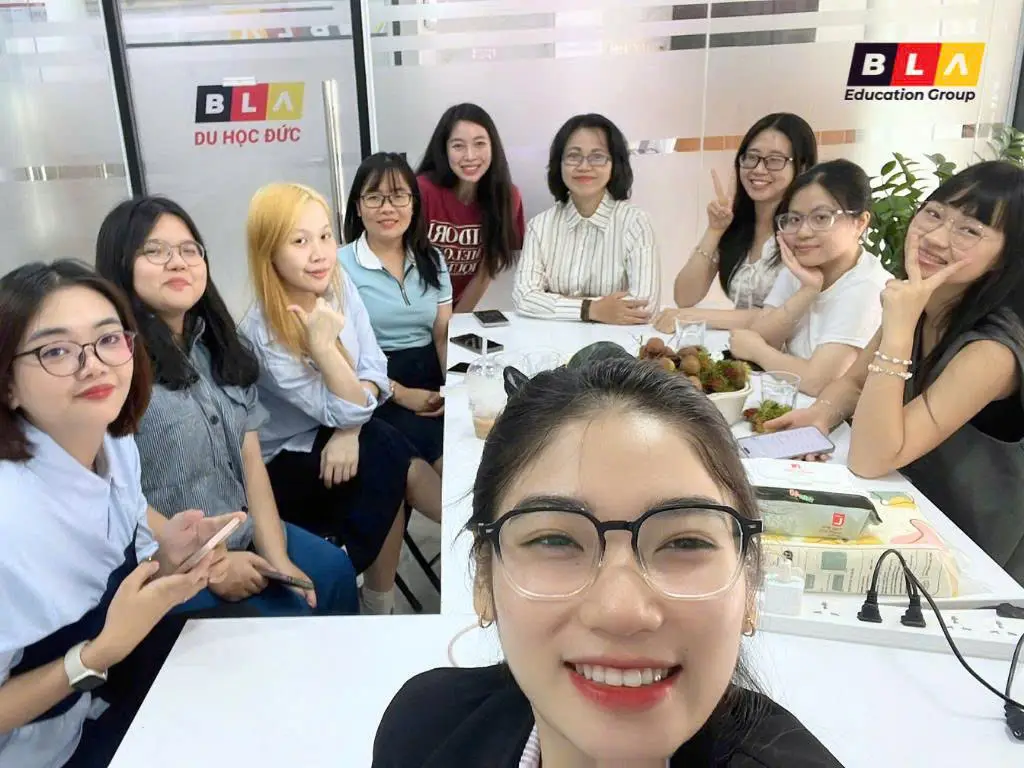 Sinh viên nhân học bổng BLA giao lưu tại cơ sở BLA HCM
