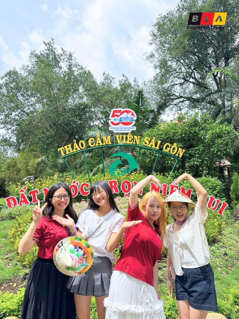 Hình ảnh các bạn tại Thảo Cầm Viên Hình ảnh các bạn tại Thảo Cầm Viên
