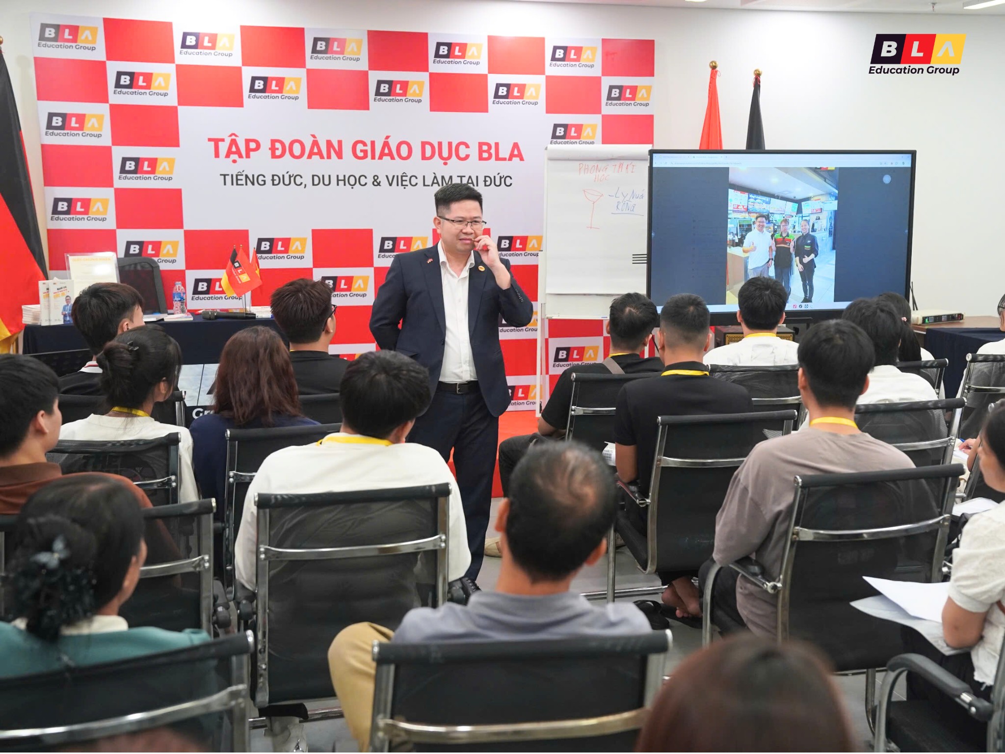 CÙNG BLA NHÌN LẠI NHỮNG KHOẢNH KHẮC ĐÁNG NHỚ CỦA SỰ KIỆN GIẢI MÃ DU HỌC ĐỨC – TRẢI NGHIỆM THẬT QUYẾT ĐỊNH ĐÚNG