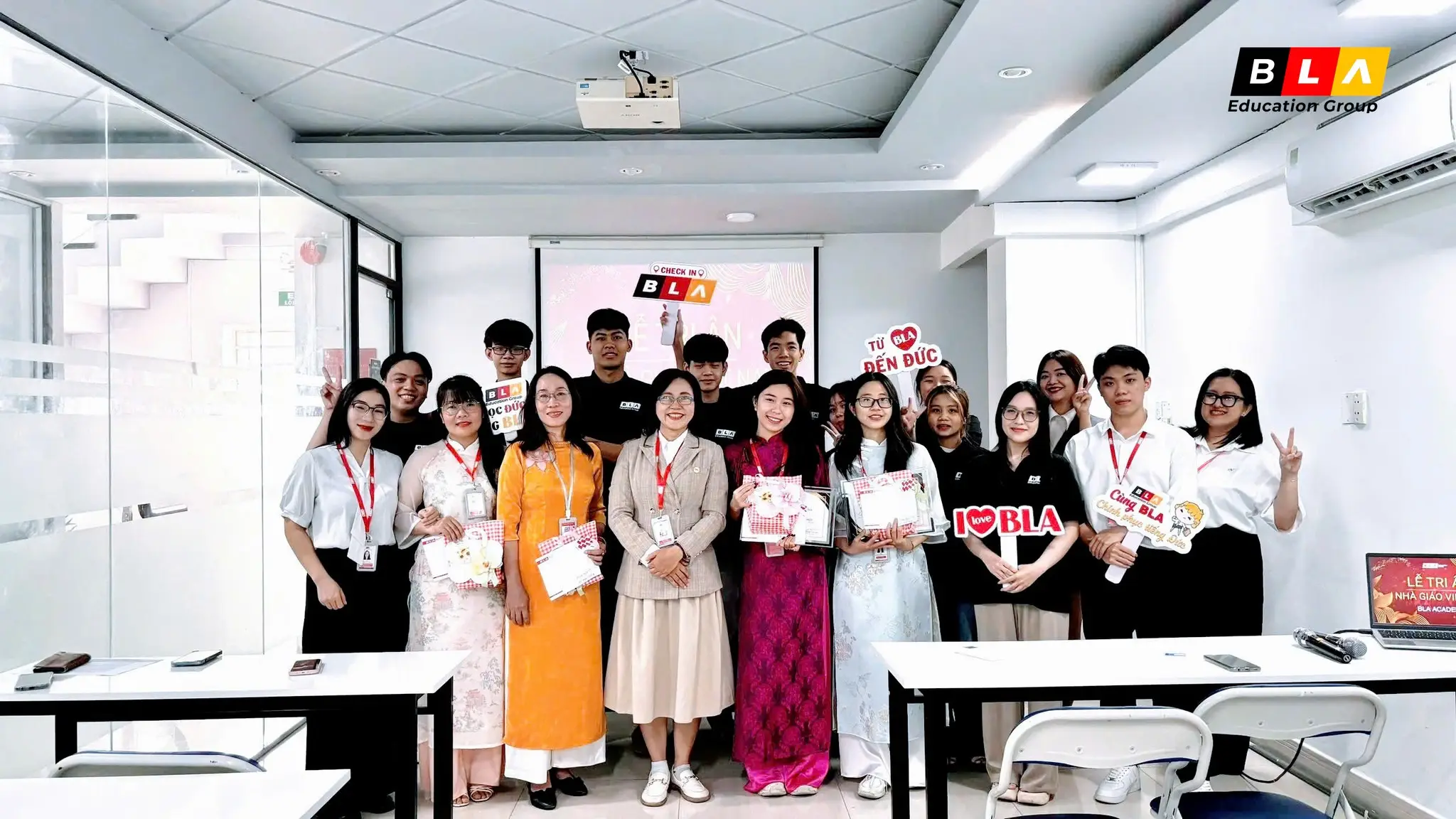 2011 ngày nhà giáo việt nam tại BLA (2)