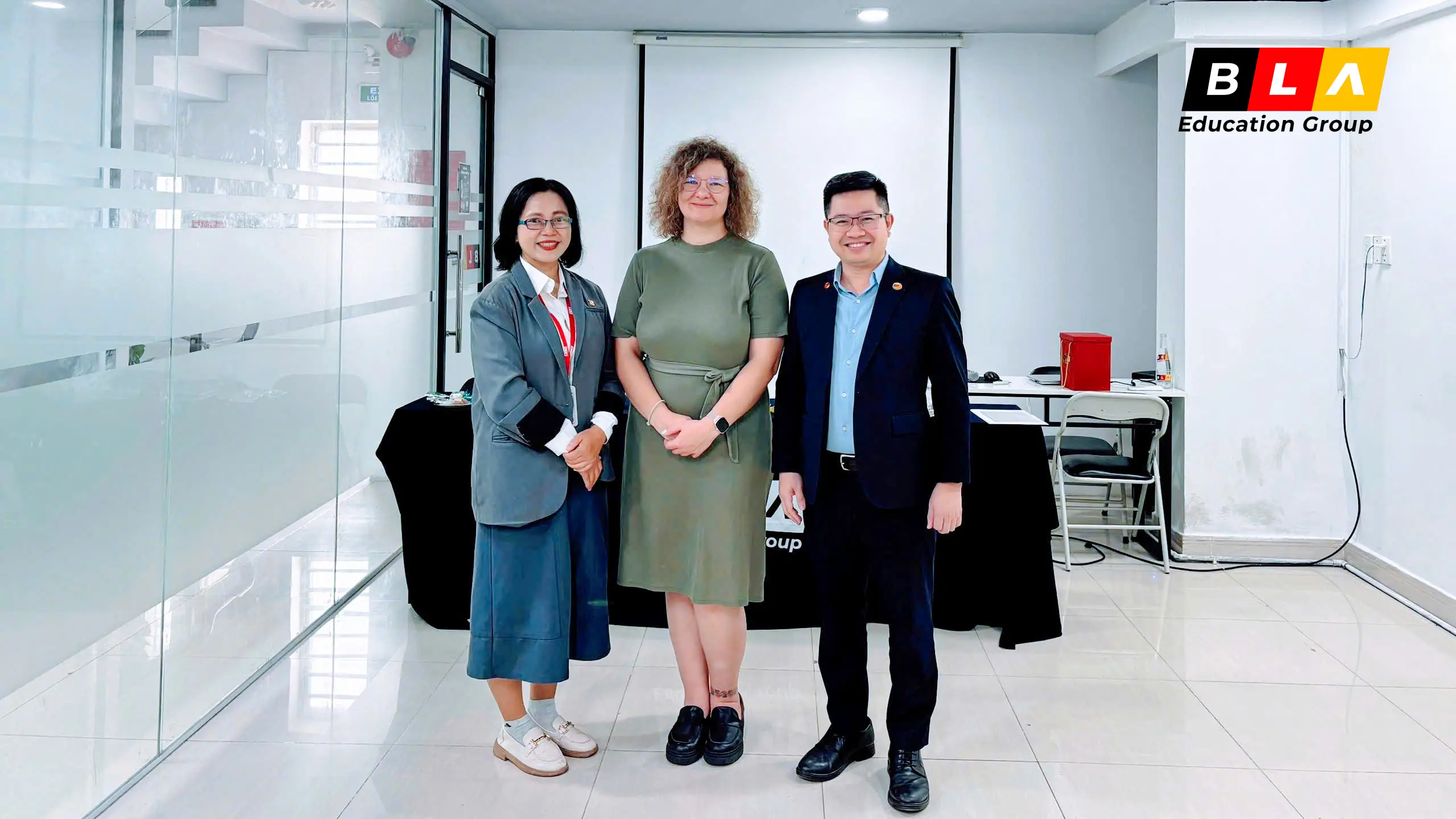 5e4061ad70aefcf0a5bf15