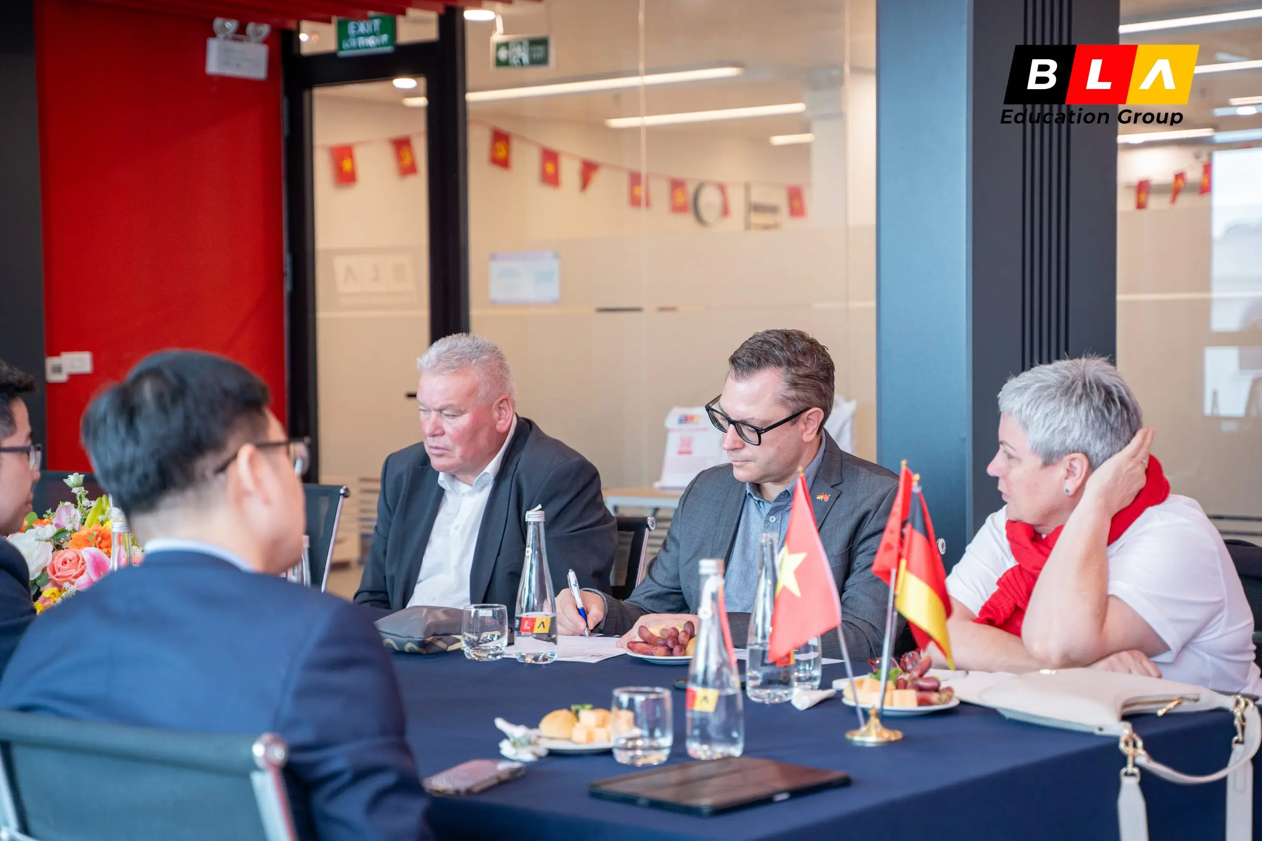 BLA gap go tap doan xay dung BIW (3)