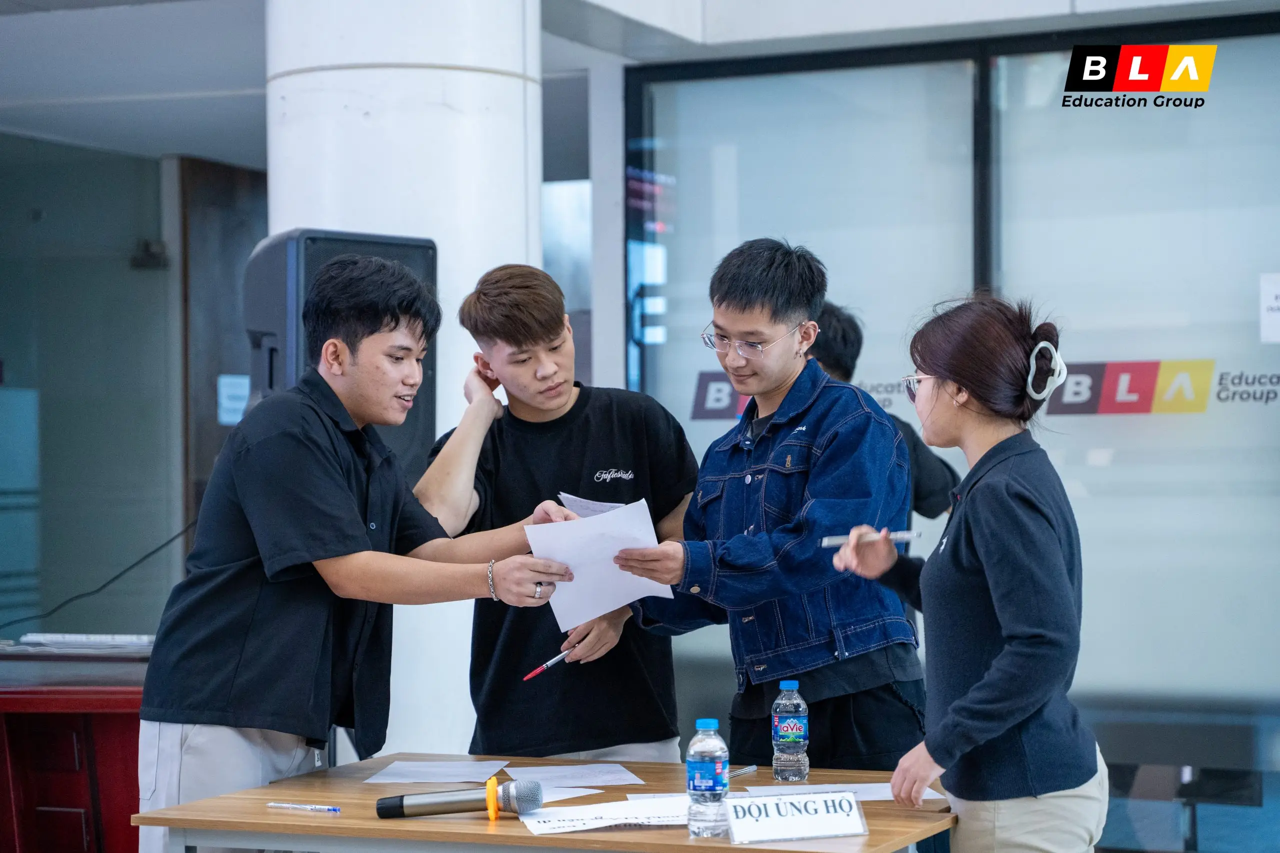 hoc vien bla cuoc thi tranh luận bang tieng đức (9) hoc vien bla cuoc thi tranh luận bang tieng đức (9)