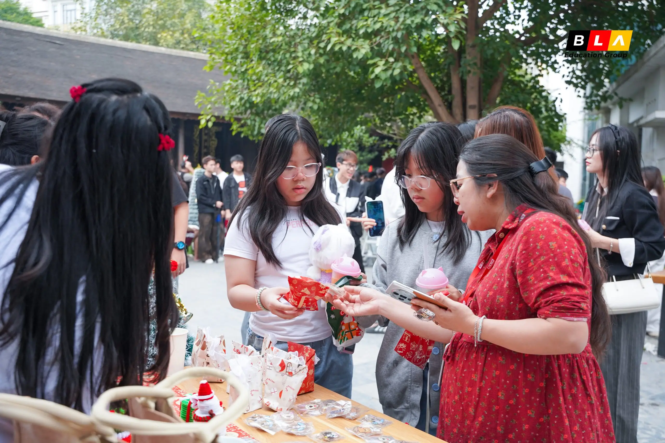 HỘI CHỢ GIÁNG SINH TẠI bla du học nghề đức (10) HỘI CHỢ GIÁNG SINH TẠI bla du học nghề đức (10)