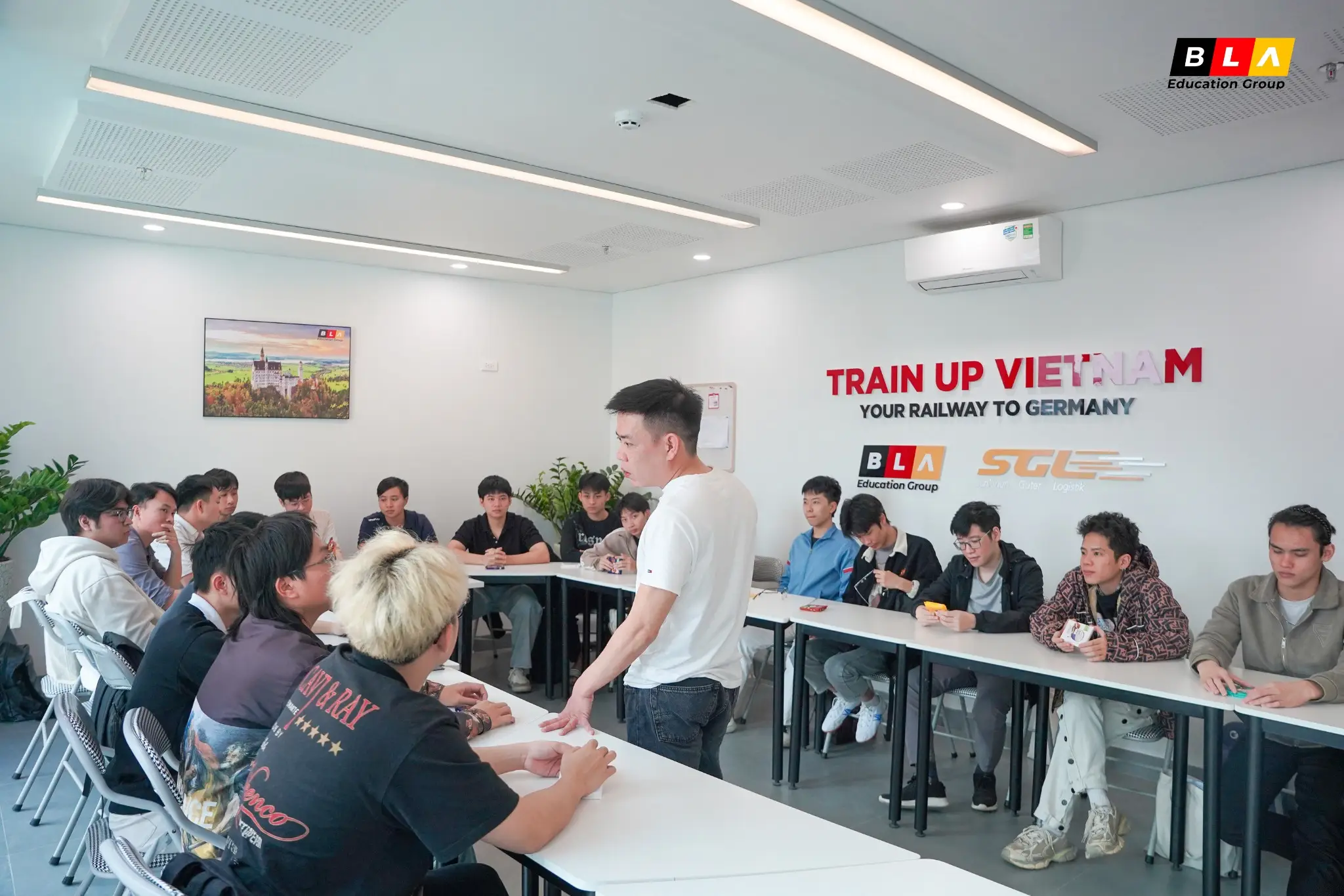 Gặp gỡ ngành lái tàu (2) Gặp gỡ ngành lái tàu (2)