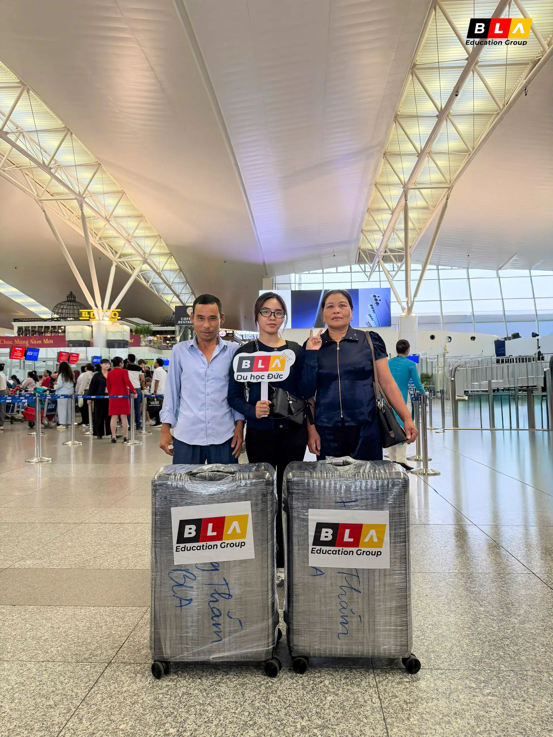 2026 03 tiễn bay 4 2026 03 tiễn bay 4