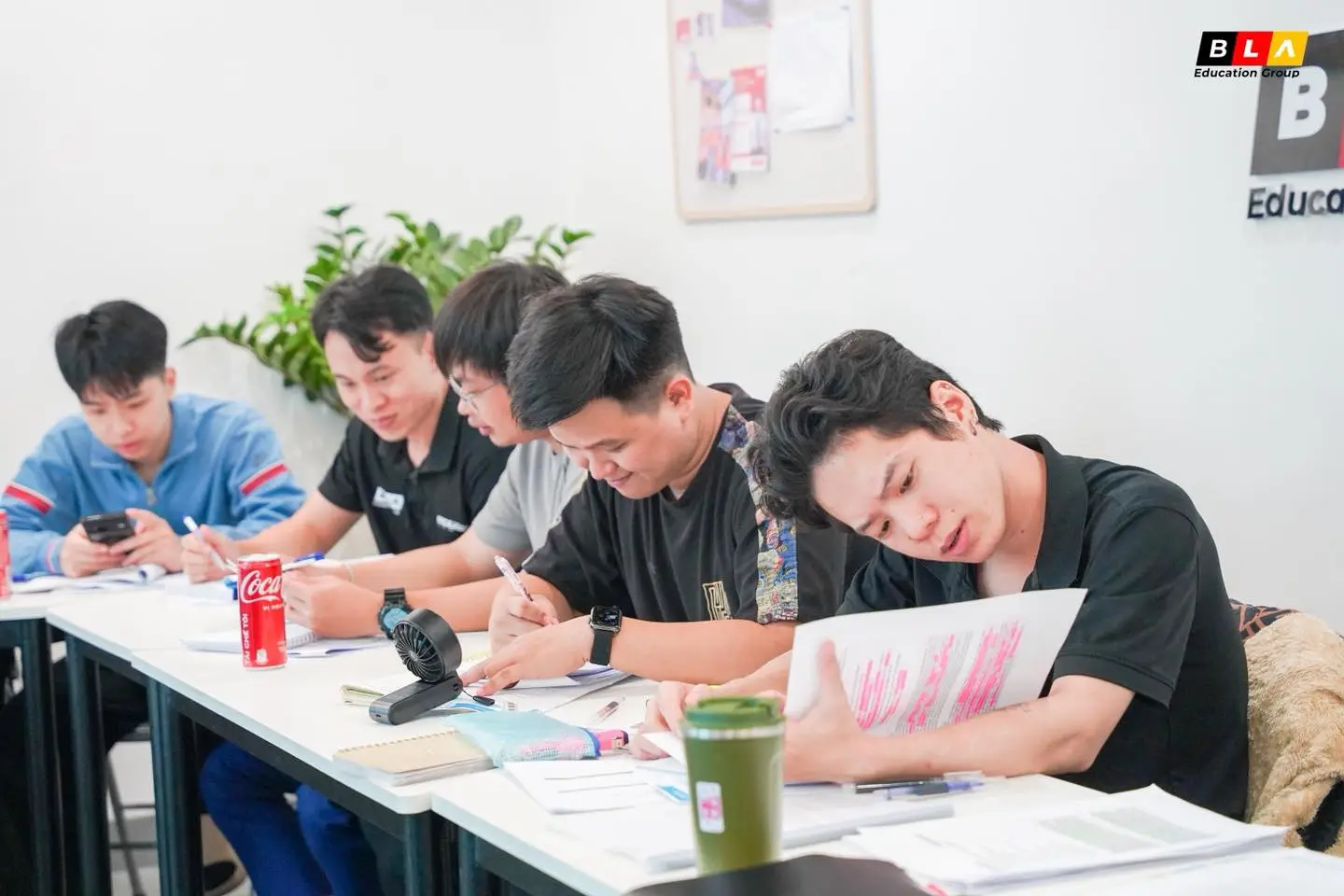 Lớp học B2 (2) Lớp học B2 (2)