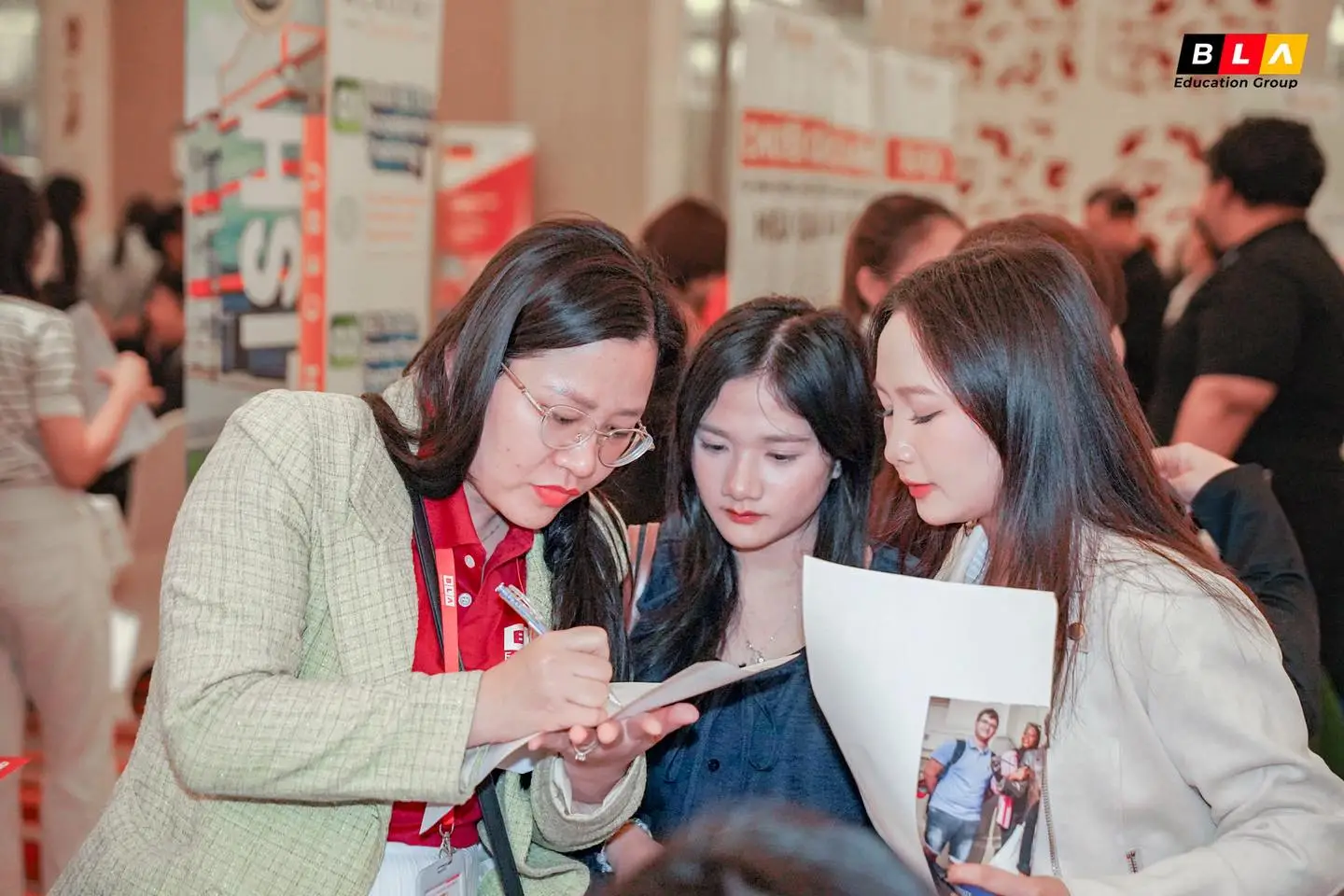 TRIỂN LÃM DU HỌC (3) TRIỂN LÃM DU HỌC (3)