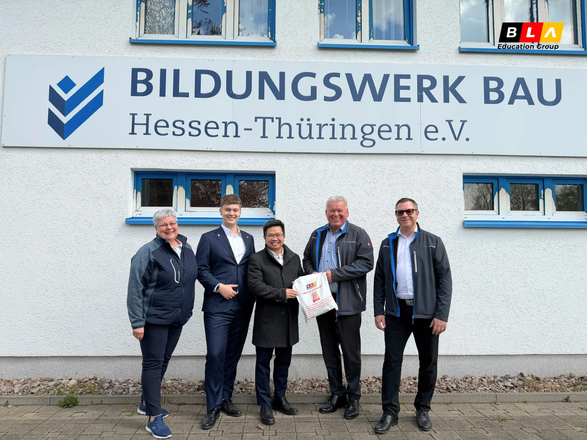 bla gặp bỡ BiW bla gặp bỡ BiW